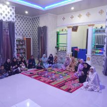 Sosialisasikan Program PPM dari Sekolah, Puluhan Santri Wati Ponpes As Salam Silaturrahmi ke Rumah Masyarakat Salo