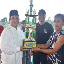 Pacu Sampan Melawan Arus ke-24 Tahun di Kuok, Cucu Kanongo Juara Pertama