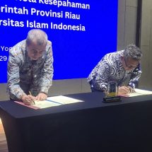 Gubri Teken MoU Bersama Rektor UII Untuk Salurkan Beasiswa Pemprov