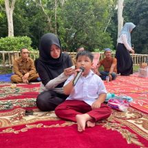 Pj Ketua TP PKK Kampar Ajak Siswa SLB Negeri Bangkinang Kunjungi Rumah Lontiok Pulau Belimbing