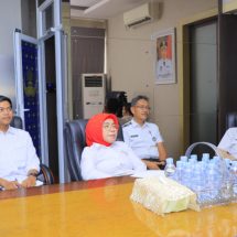 Melalui Zoom Meeting, Pj Sekda Ramlah Ikuti Sosialisasi dan Pembagian Kuota Beasiswa Indonesia Emas- Daerah 