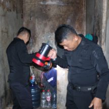 Antisipasi Kamtib, Petugas Lapas Bangkinang Geledah Kamar Hunian