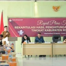 Hadiri Rapat Pleno Rekapitulasi Tingkat Kabupaten, Bupati Rohil Apresiasi Kinerja KPUD