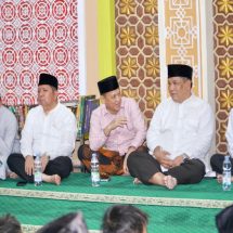 Pj Bupati Kampar Bersama Pj Gubernur Riau Safari Ramadhan di Masjid Jami’ Haqqul Yaqin Desa Tarai Bangun