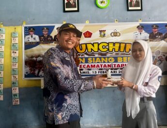 Program Makan Siang Bergizi di SMAN 2 Tapung Berjalan Lancar