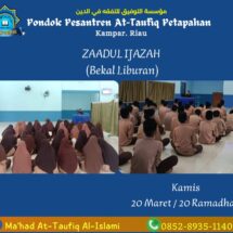 SANTRI PP. AT TAUFIQ MELAKSANAKAN KEGIATAN ZAADUL IJAZAH