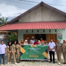 Politeknik Kampar Sosialisasikan Pemasaran Digital kepada Petani Palawija di Ridan Permai