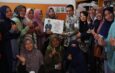 Hendry Munief Keliling Siak, Serap Aspirasi dan Serahkan Beasiswa, NIB dan Sertifikat Halal