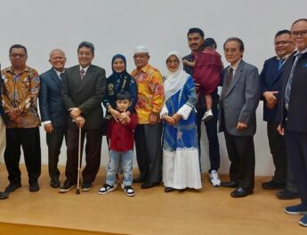 Dosen Faperta UIR, Limetry Diana, Raih Gelar Doktor dari IPB dengan Riset Sawit Rakyat   