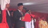 Ketua DPRD Kampar Bacakan Teks Proklamasi dengan Suara Lantang pada Upacara HUT RI ke-80