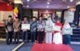 Bupati Kampar Serahkan Bantuan Pembinaan kepada Ponpes dan TPA/TPQ Berprestasi di MTQ Riau