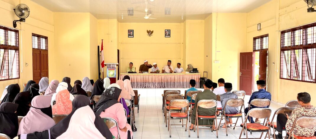 Kepala KUA Salo Buka Secara Resmi TC Calon Peserta Kafilah MTQ Kecamatan Salo