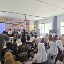 KPA Kampar Peringati Hari HIV-AIDS Sedunia, Gelar Sosialisasi di Universitas Pahlawan dan Bagikan Stiker Edukasi