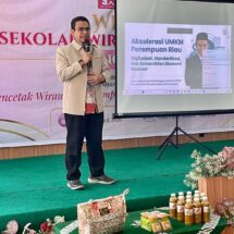 Saat Wisuda Sekolah Wirausaha Aisyiyah Riau, Hendry Munief Sebut Perempuan Berpotensi Gerakkan UMKM