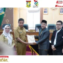 Bupati Ahmad Yuzar Sampaikan LKPJ dalam Rapat Paripurna DPRD Kampar