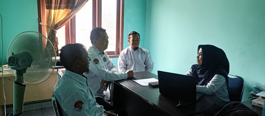 Penyuluh Agama KUA Salo Perkuat Teamwork Melalui Rapat Koordinasi Internal