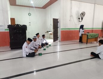 KUA Salo Bina Karakter Santri Lewat Program BRUS di Ponpes Insan Cendekia