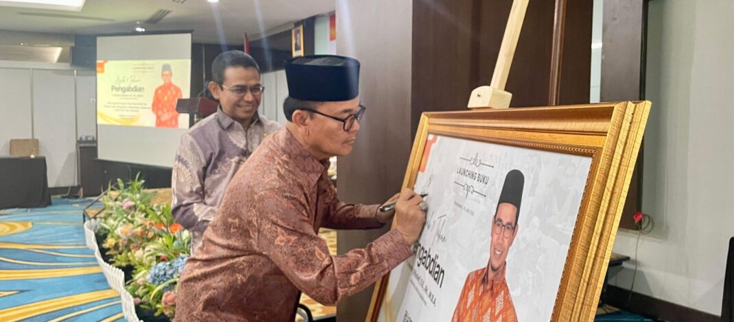 Hendry Munief Luncurkan Buku Jejak 1 Tahun Pengabdian, Angkat Kinerja sebagai anggota DPR RI
