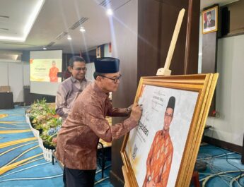 Hendry Munief Luncurkan Buku Jejak 1 Tahun Pengabdian, Angkat Kinerja sebagai anggota DPR RI
