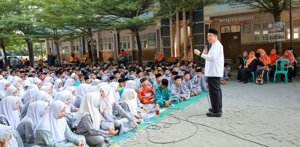 Pemko Pekanbaru Peringati Pelajar Bahaya LGBT dan Penularan HIV 