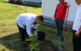 Penyuluh Agama KUA Salo Lanjutkan Penanaman Bibit Buah di Rumah Ibadah, Masjid Al-Ikhlas Jadi Lokasi Perdana