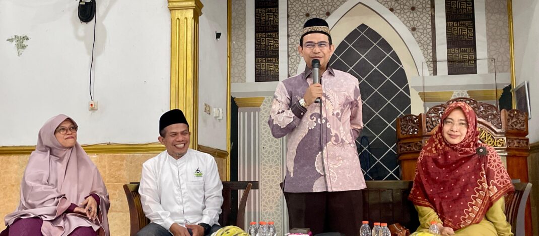 Hendry Munief Motivasi Santri PP Hidayatullah Pekanbaru Jadi Santripreneur Berbasis Nilai Tauhid