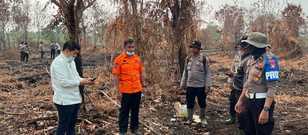 Bupati Ahmad Yuzar Turun Langsung Tinjau Karhutla di Rimbo Panjang