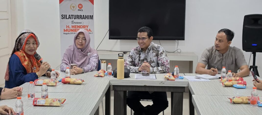Pererat Silaturahmi Jelang Pengukuhan, Hendry Munief Terima Silaturahmi Himpunan Siompu Kampar Riau